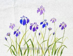 천아트/패브릭 아트천에 직접 그릴 수 있는 패브릭아트  원단에 들꽃, 야생화 등등 다양한 꽃을 그려보세요세탁해도 지워지지 않아요^^매주 화요일2급, 1급 자격증반, 취미밥으로 진행됩니다.